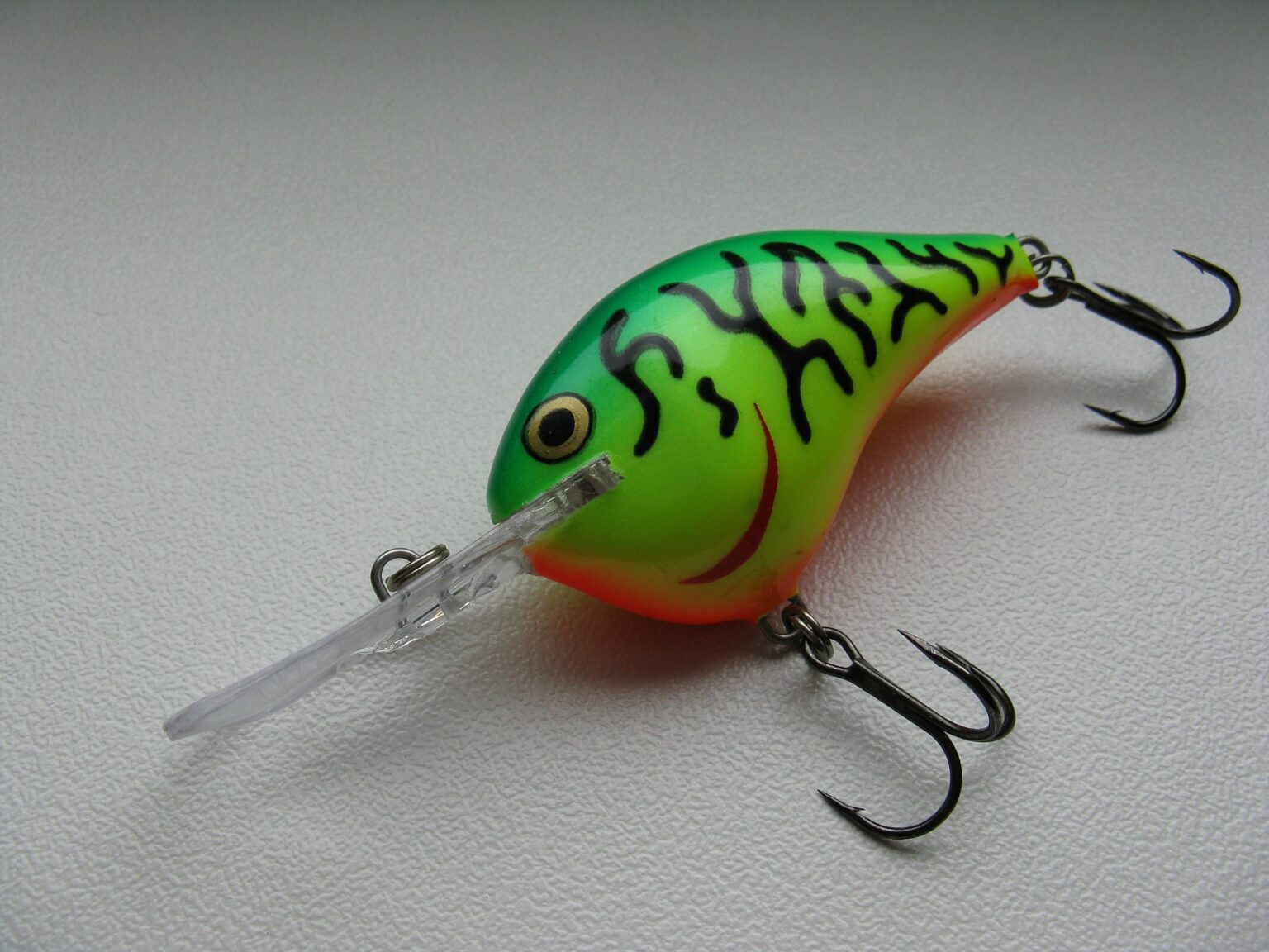 Hameçons de pêche à carpe simple cercle fluorescent design barbelé 50